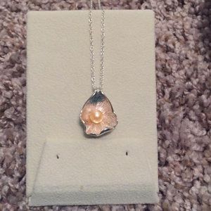 Brand New Vantel Pearls Petal Necklace